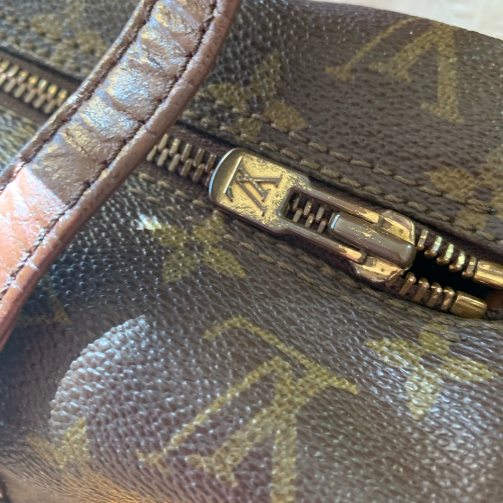 Louis Vuitton Handbag - Picture 8 of 9